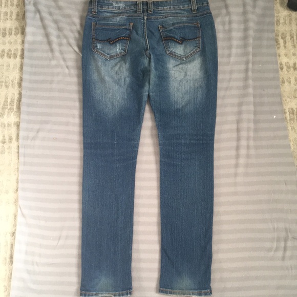 VIP - Ripped Jeans - Picture 2 of 7